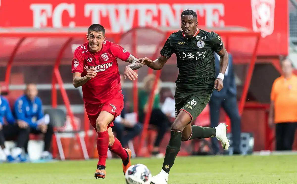 曼城通过持 曼城通过持