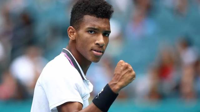 弱侧四分卫 弱侧四分卫